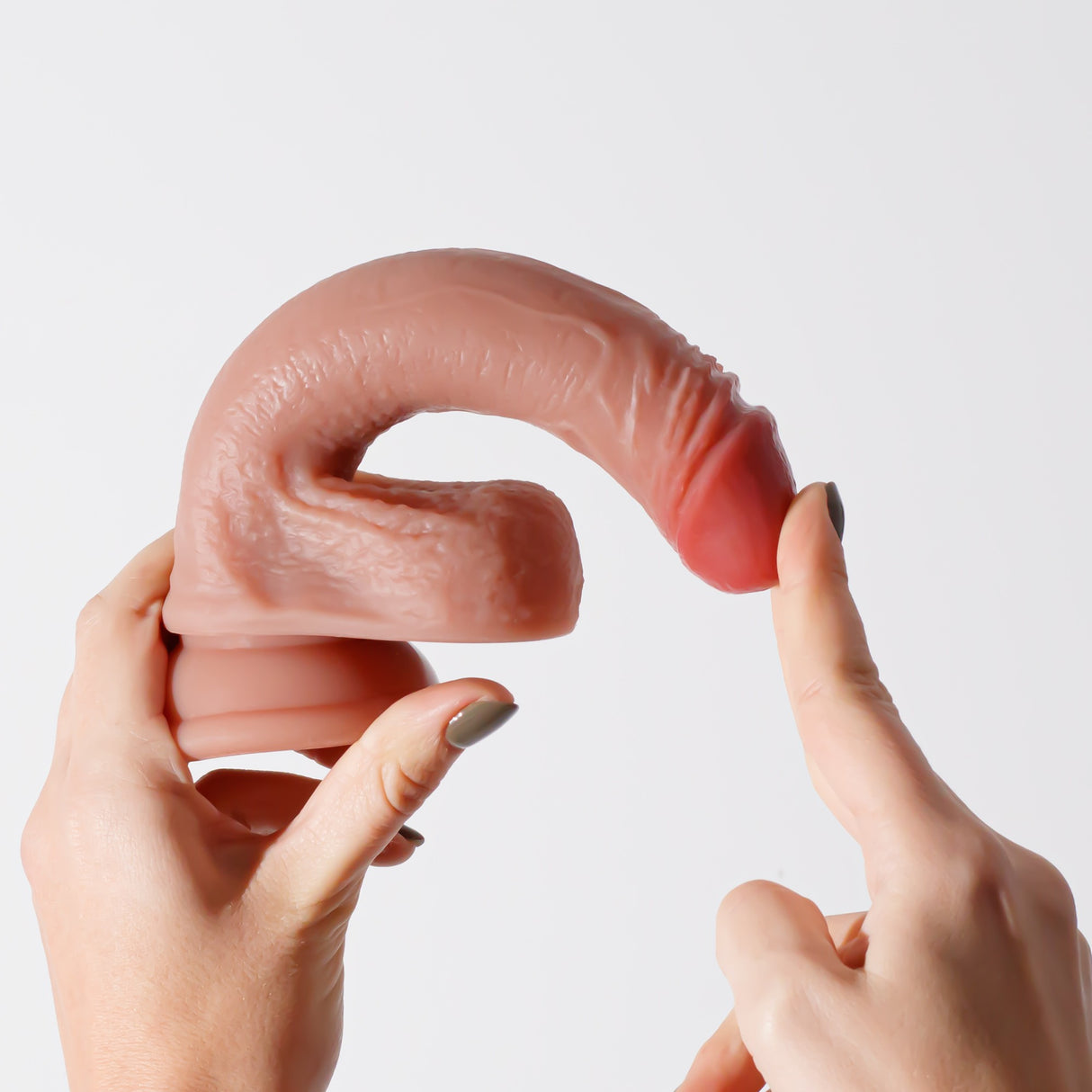 Dildo Inviktus 7 aus Flüssigsilikon Hautfarbe