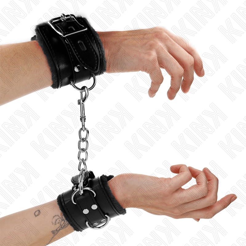 Fesselset pelzgefütterte Handgelenkfesseln Schwarz mit Schwarzem Gürtel Verstellbar 17 cm