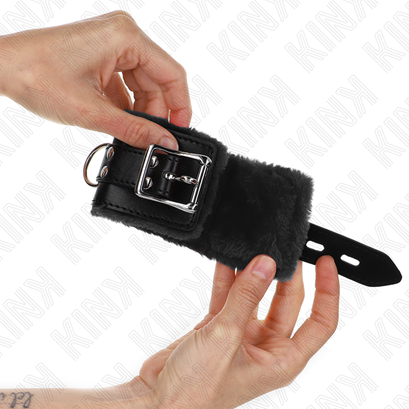 Kink - Pelzgefütterte Handgelenkfesseln Schwarz mit Schwarzem Gürtel Verstellbar 17-29 cm x 6 cm