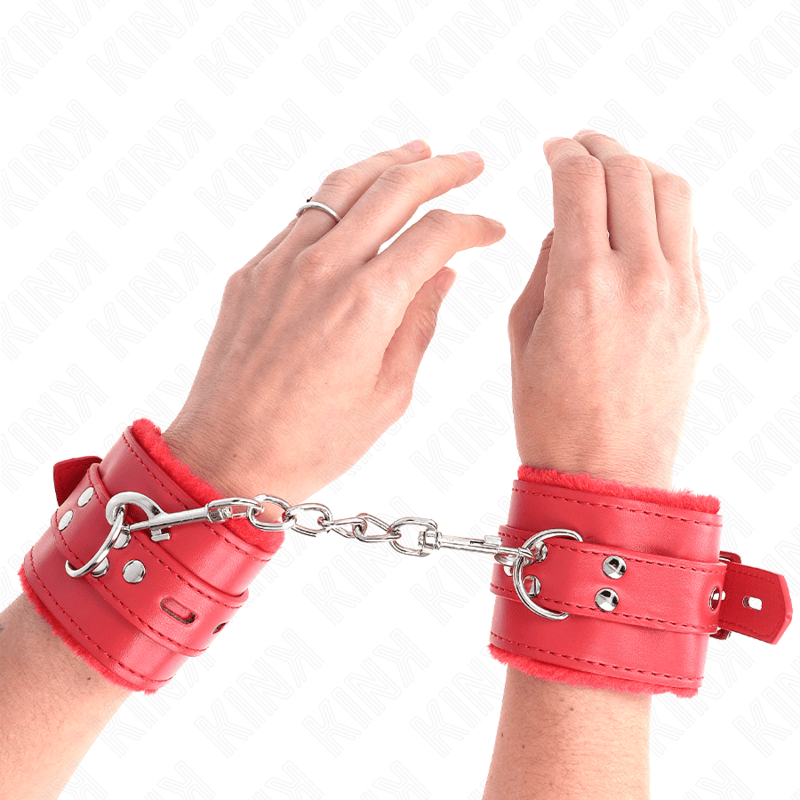 Kink - Pelzgefütterte Handgelenkfesseln mit Quadratischen Löchern, Rot und Roter Gürtel, Verstellbar 17-29 cm x 6 cm