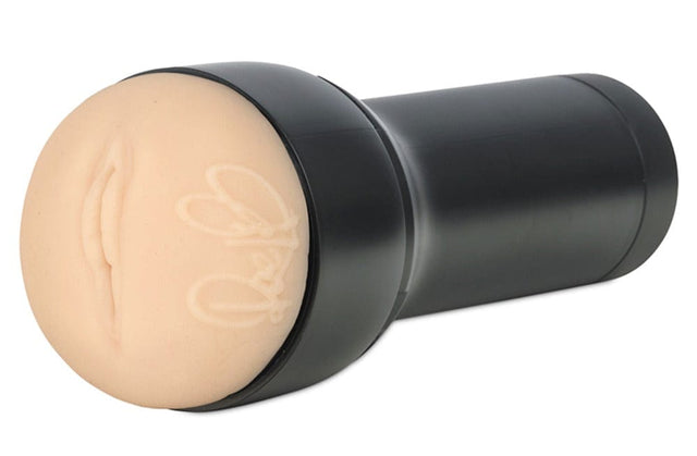 Masturbator Rae Lil Black