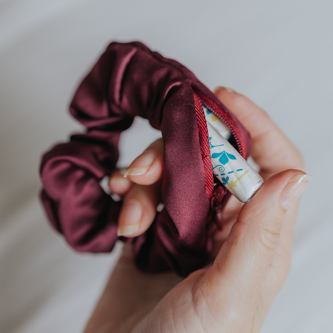 Scrunchie mit Geheimtasche Burgunderrot 10 cm