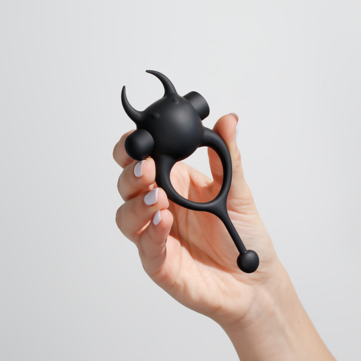 Penisring Daemon mit wiederaufladbarem Vibro-Ei Schwarz