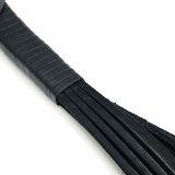 Peitsche Martinet mit Lederbändern Schwarz 43 cm