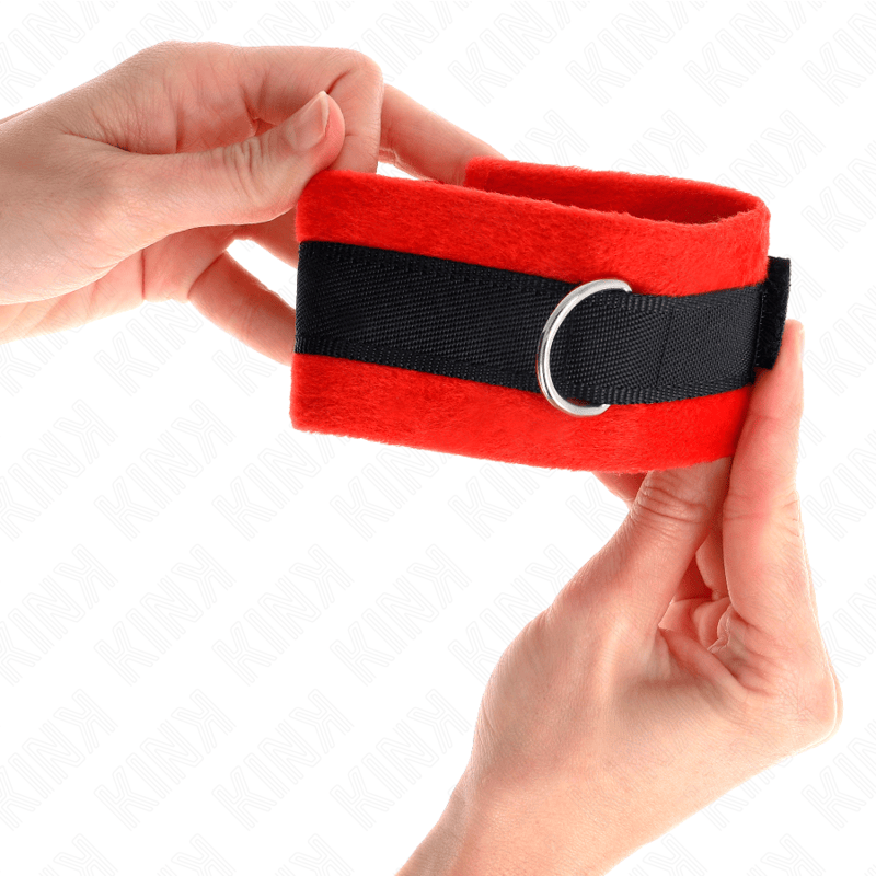 Fesselset Beginner Pelzhandmanschetten Schwarz-Rot – Ansicht 4