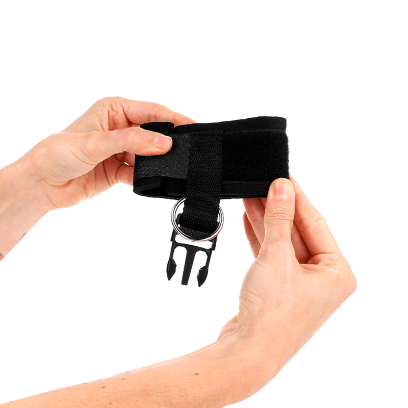 Fesselset Neopren Handgelenkfesseln mit Klettverschluss Schwarz Verstellbar 22 – Ansicht 4