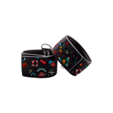 Handfesseln Ouch mit Tattoo-Druck 29,5 cm Schwarz-Bunt – Ansicht 4