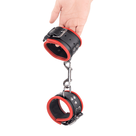 Handschellen aus Leder gepolstert Schwarz und Rot – Ansicht 5