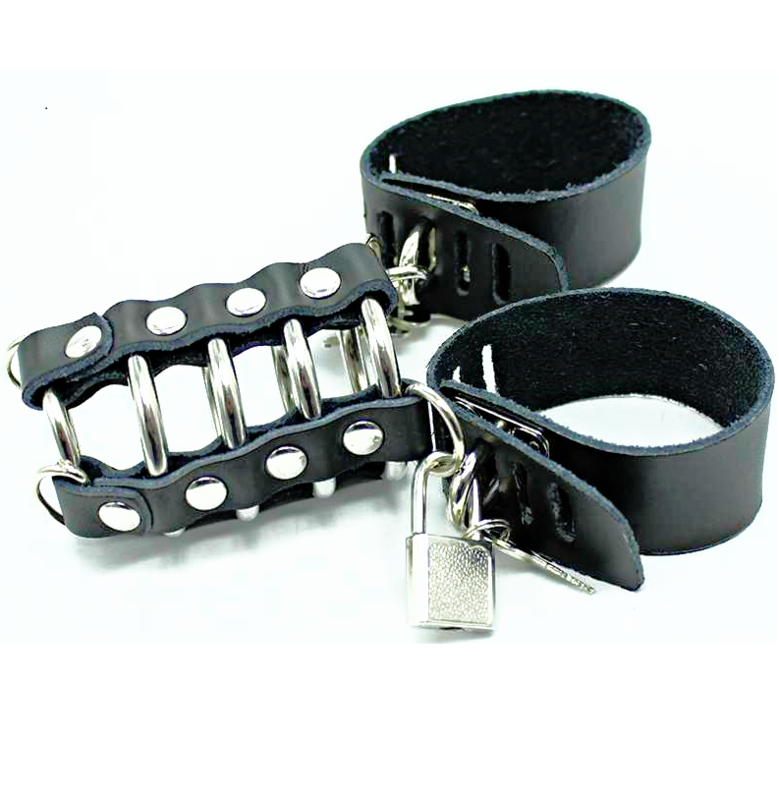 Ohmama Fetish - Peniskfig mit Metallringen und Lederriemen