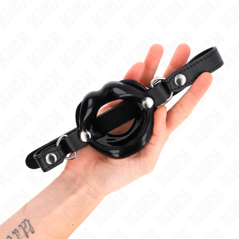 Kink - Lip 8 cm Knebel mit Schwarzem Kunstlederband 63 x 2 cm Verstellbar 39-58 cm