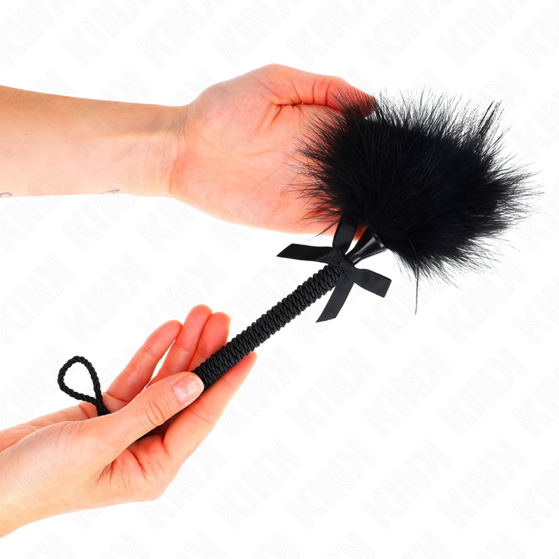 Kink - Nylonseilstab mit Kitzelfedern und Schwarzer Schleife 25 cm