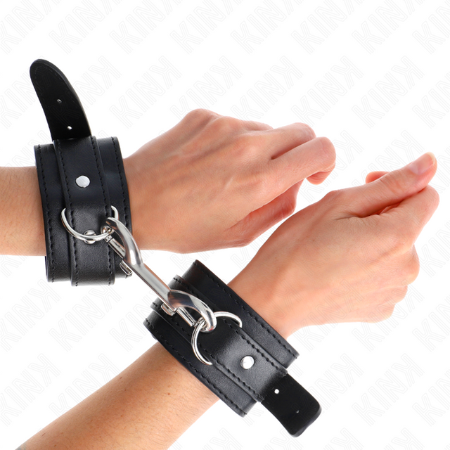 Kink - Handgelenkfesseln - Einzelne Nietenreihe Schwarz Verstellbar 17-28 cm x 5 cm