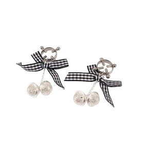 Nippelklemmen Schulmädchen